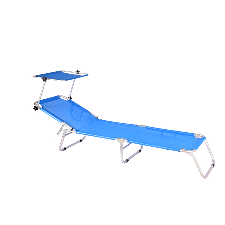 Пляжная кровать на открытом воздухе с зонтиком