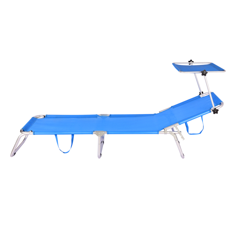 Пляжная кровать на открытом воздухе с зонтиком