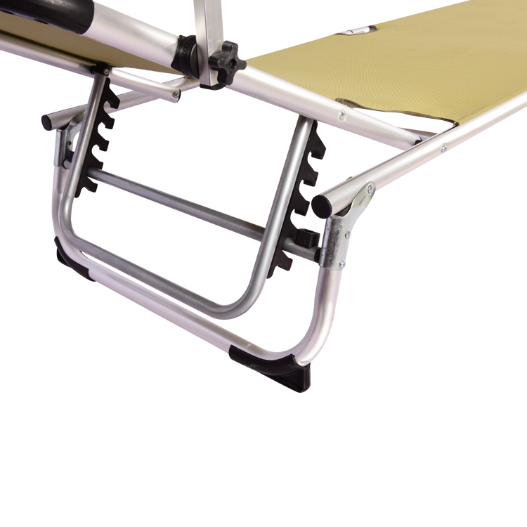 Пляжная кровать на открытом воздухе с зонтиком